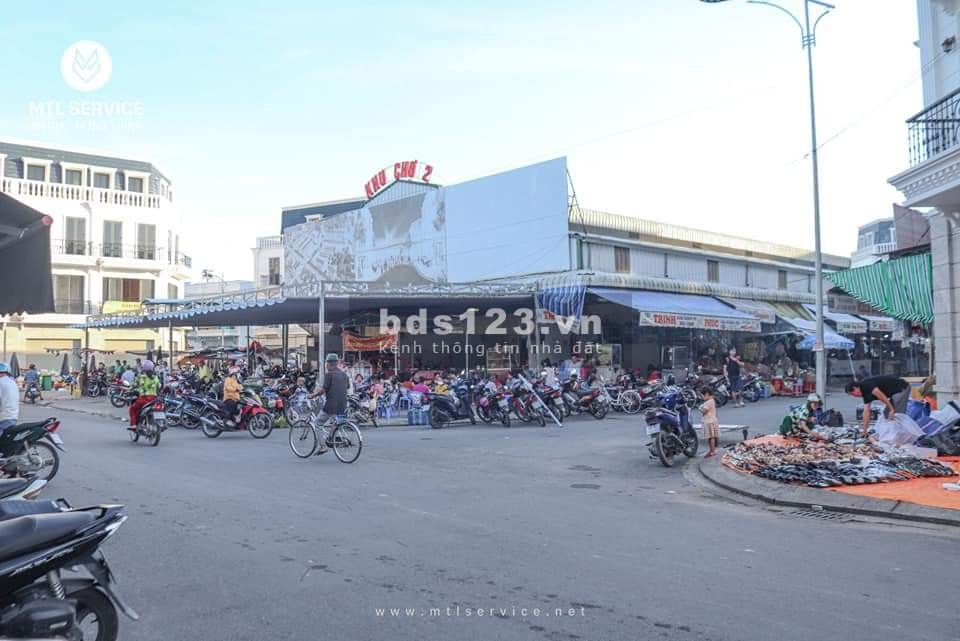 Bán nhà mặt tiền chợ Thới Lai, Cần Thơ, 1 trệt 3 lầu, cam kết lợi nhuận 35%