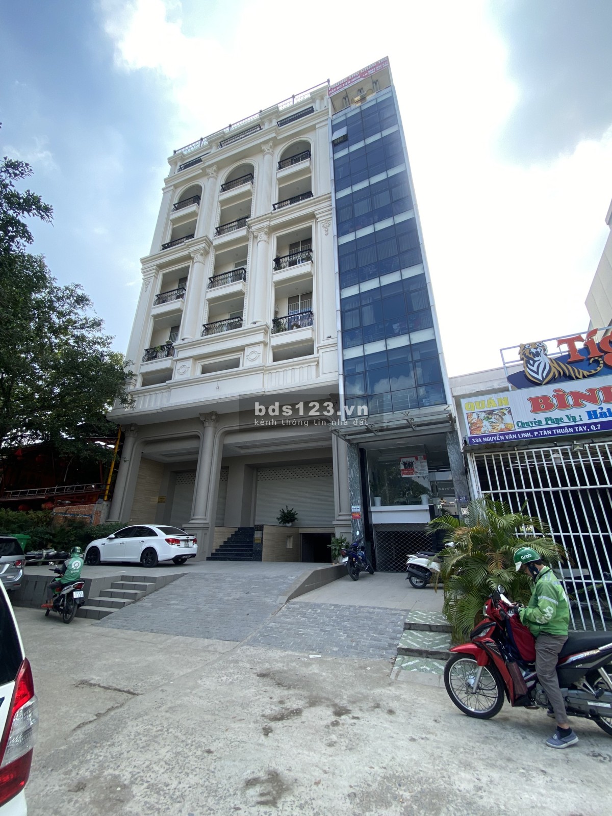Bán nhà mặt tiền Nguyễn Văn Linh, Quận 7, LH 0948736966