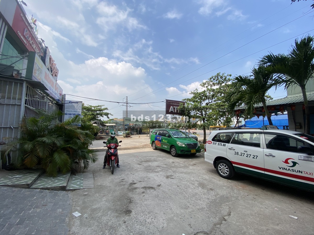 Bán nhà mặt tiền Nguyễn Văn Linh, Quận 7, LH 0948736966