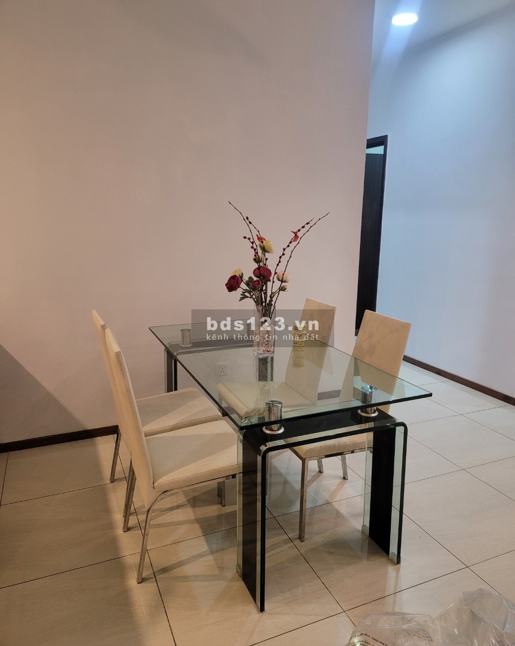 Cho thuê căn hộ mới có nội thất 2 phòng ngủ chung cư One Verandah