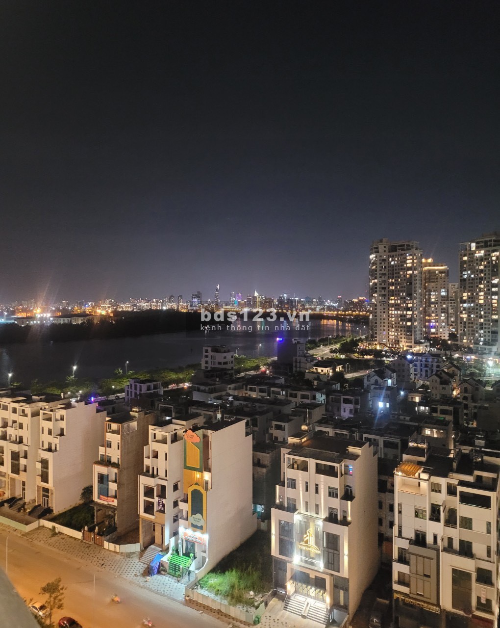 Cho thuê căn hộ mới có nội thất 2 phòng ngủ chung cư One Verandah