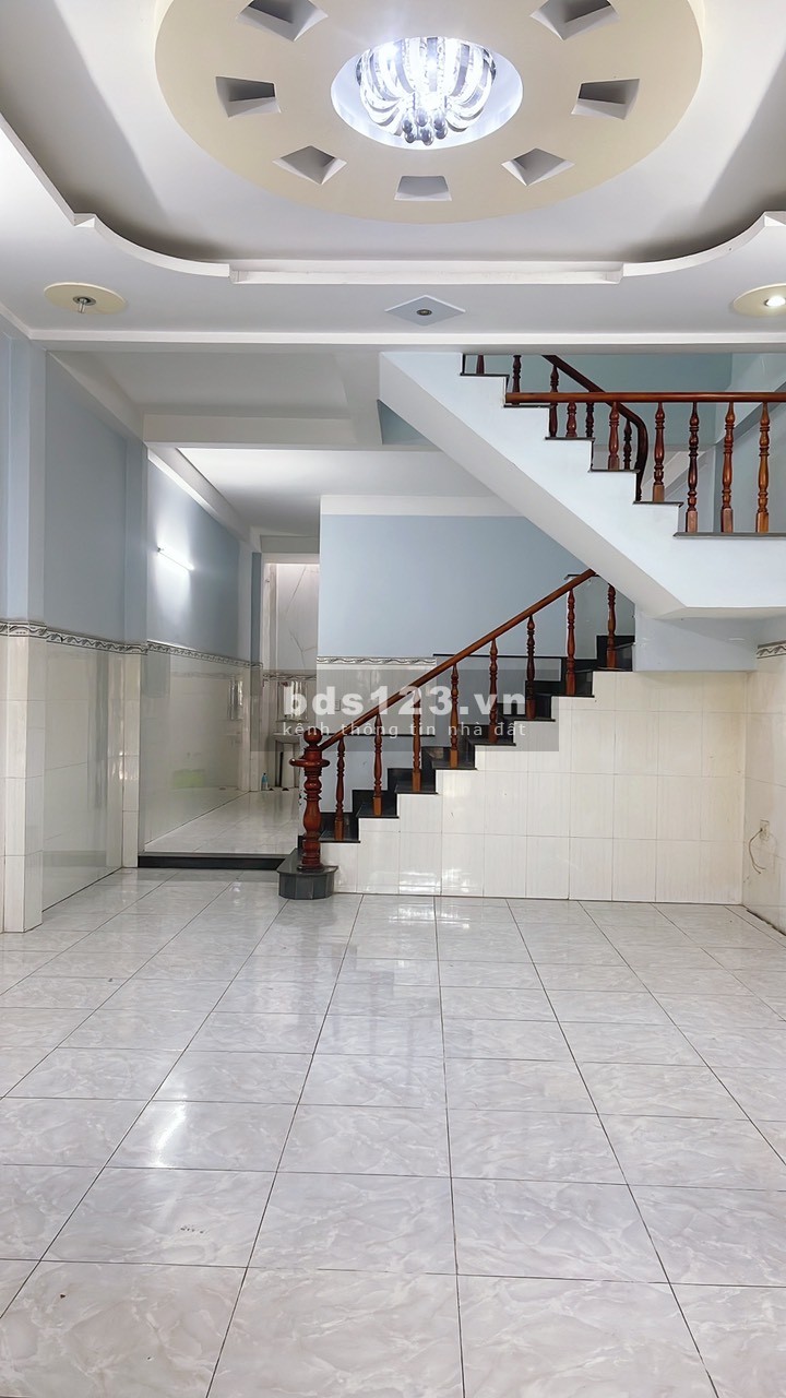 Cho THUÊ NHÀ Nguyên căn 1 trệt 1 lầu Đông Hoà GẦN CHỢ Dĩ An, BigC, TTHC