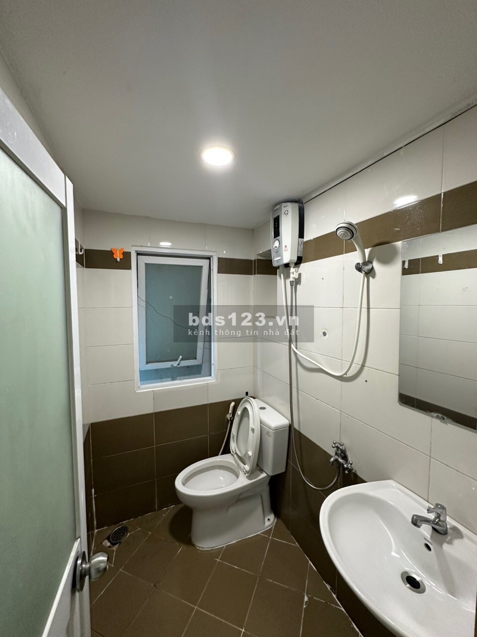 Bên mình cho thuê phòng: Nguyễn Thị Thập, P. Bình Thuận Q7, LH: 0901408793