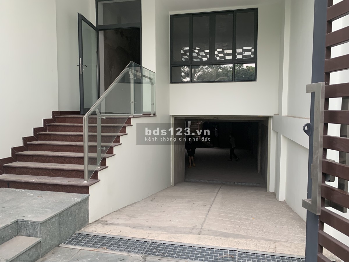 Bán nhà phố cao cấp gần khu đô thị Sala Thảo Điền , 1 trệt, 3 lầu, dt 472m2, chỉ 25 tỷ