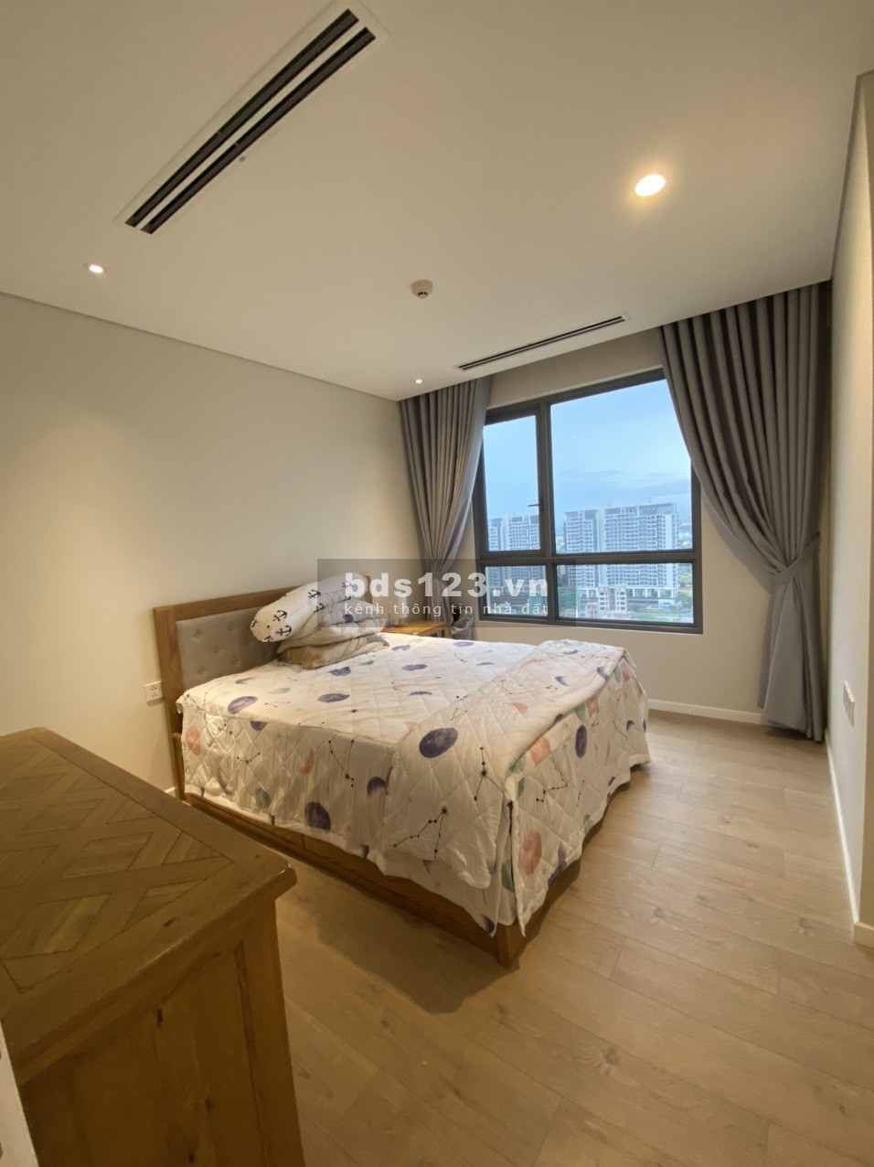 Đảo Kim Cương, cho thuê căn hộ 2PN, dt 90m2, giá 28 triệu/tháng, LH 0339744305 - Ms. Bích