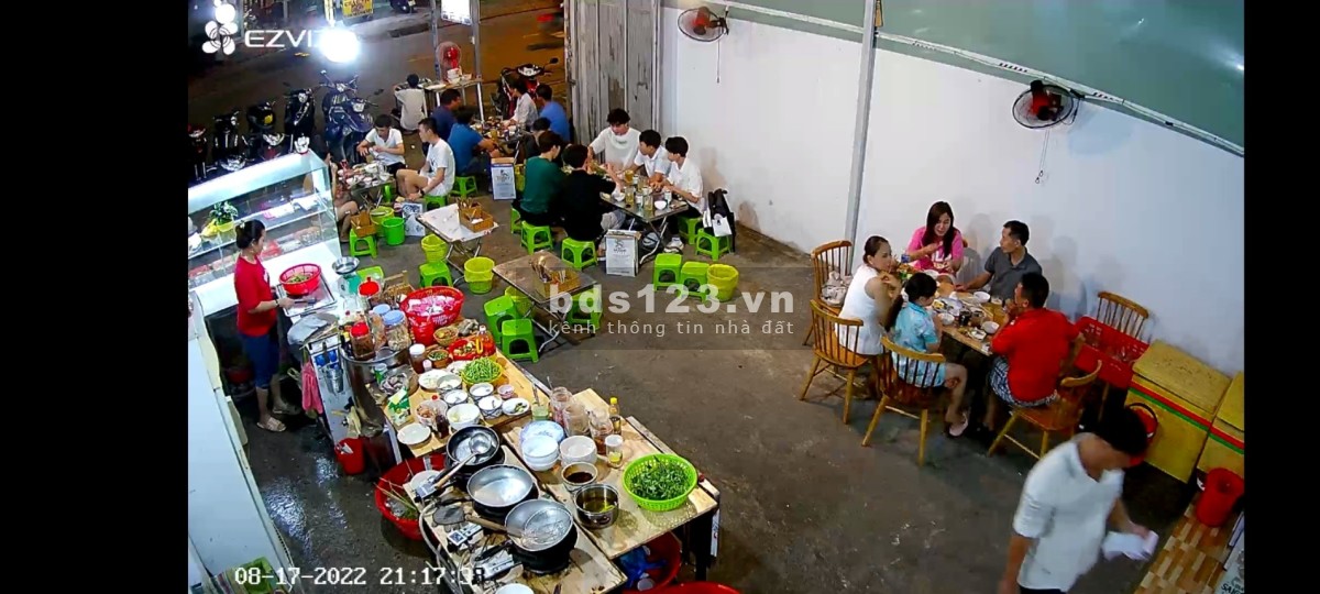 Cần sang quán ăn khu vực Quận 9, gần Ngã Tư Thủ Đức. Sang quán 150 triệu (thiện chí Thương Lượng)