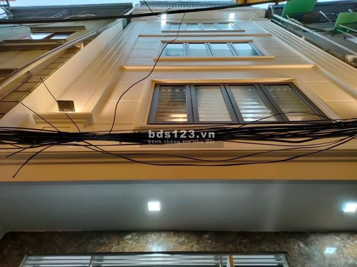 Bán nhà riêng phố Khâm Thiên, 3 PN, kinh doanh DT 33m², gần phố, 4,4 tỷ