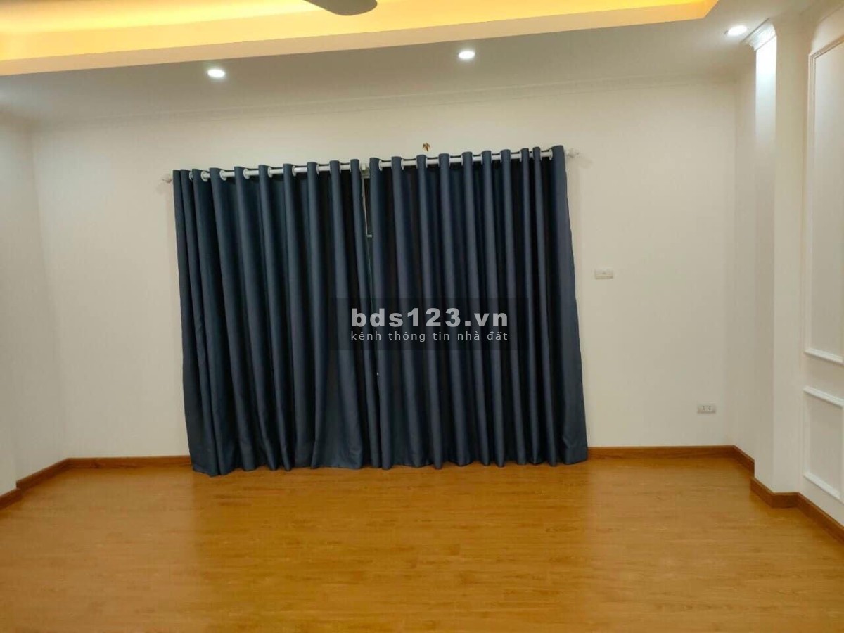 Bán nhà riêng phố Khâm Thiên, 3 PN, kinh doanh DT 33m², gần phố, 4,4 tỷ