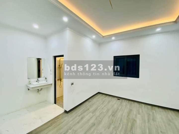 Bán nhà riêng phố Tôn Đức Thắng, 3 PN, DT 30m², gần phố, giá chỉ 3,57 tỷ