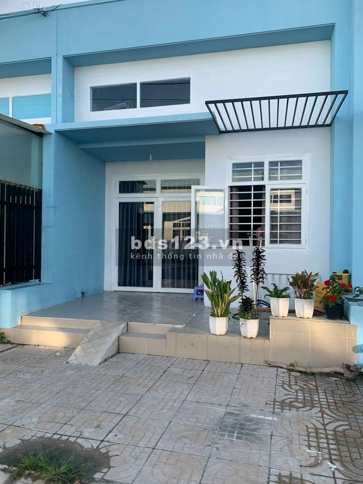 Bán nhà sổ riêng Bình Phước, 2 phòng ngủ, liên hệ 0769028652