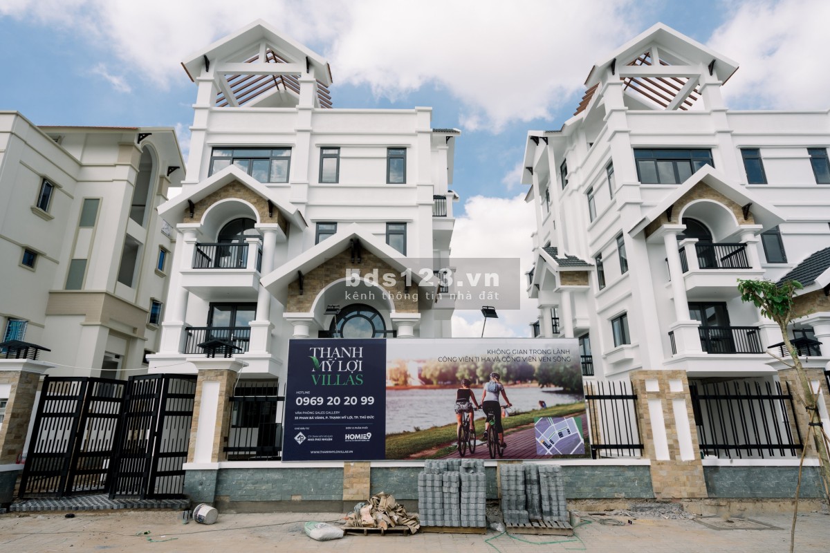 Bán nhanh nhà biệt thự Thạnh Mỹ Lợi, căn góc DT 400m², Đại lộ, giá 127 tỷ giảm còn 99 tỷ