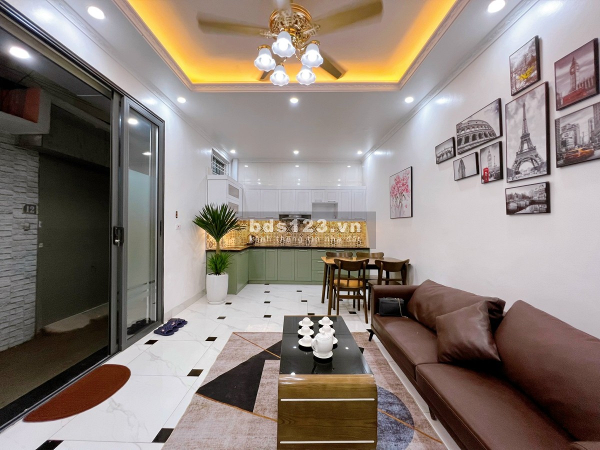 Bán nhà phố Láng Hạ, ngõ thông, nhà mới, tặng nội thất, 4.65 tỷ