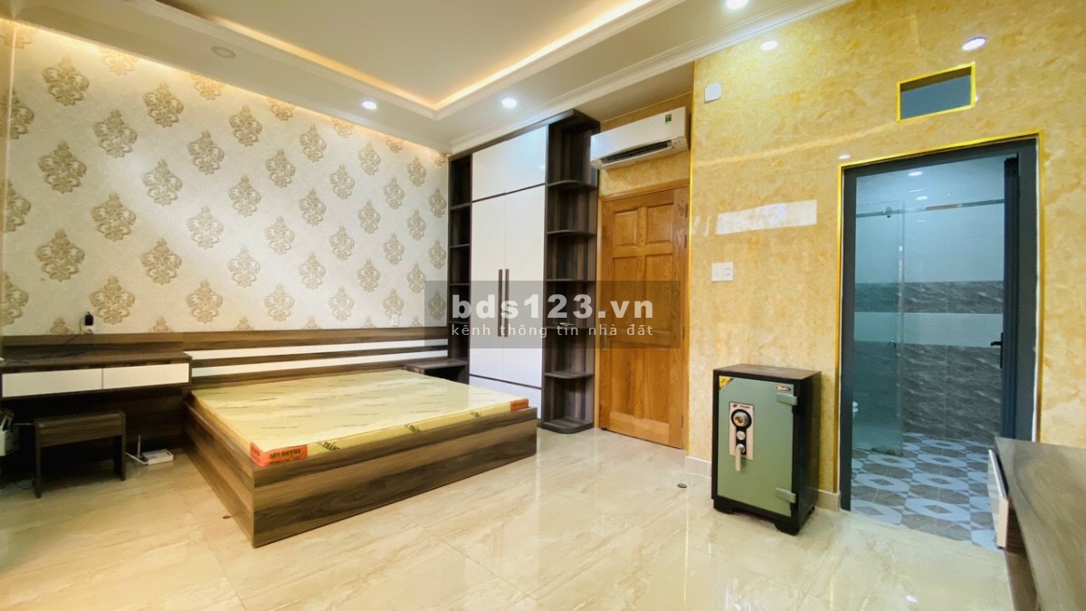 Bán nhà Nhà Bè khu Anh Tuấn Green Riverside. DT 5,2 x 15,5m, 3 lầu x 4 PN, Huỳnh tấn Phát