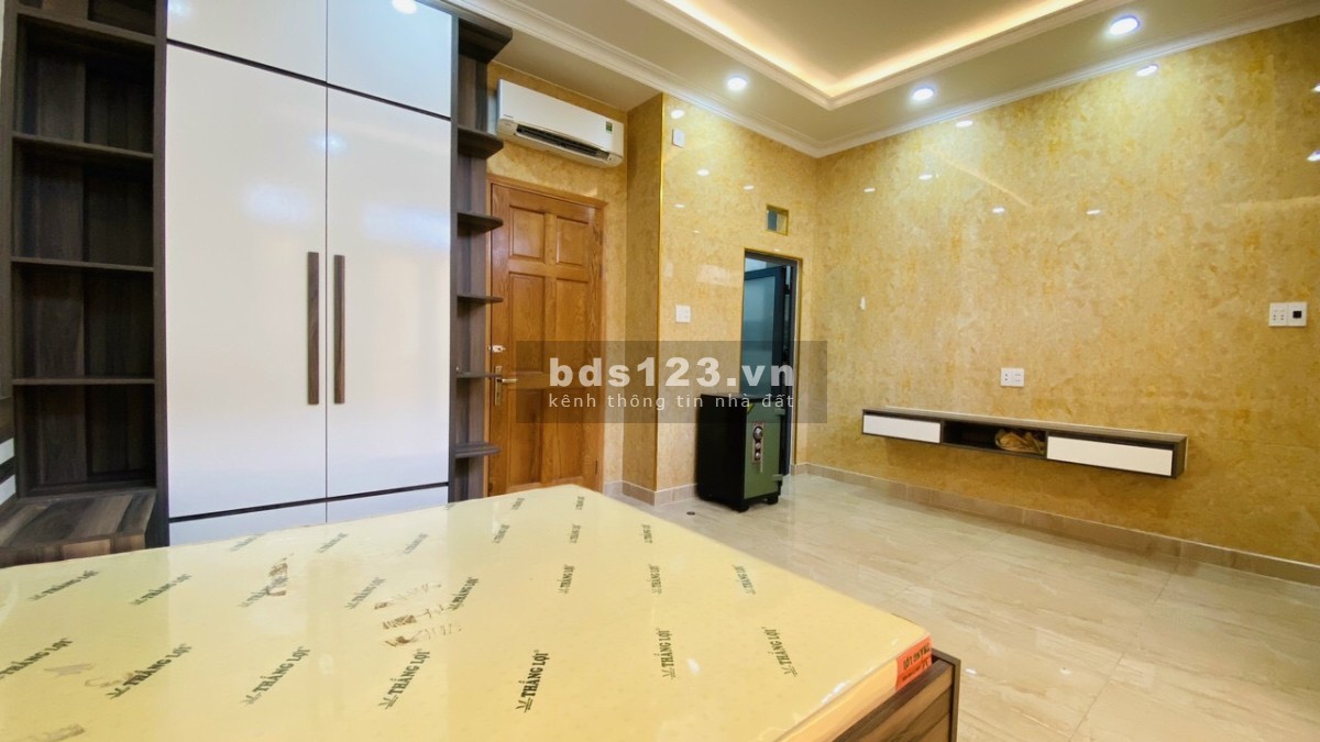 Bán nhà Nhà Bè khu Anh Tuấn Green Riverside. DT 5,2 x 15,5m, 3 lầu x 4 PN, Huỳnh tấn Phát