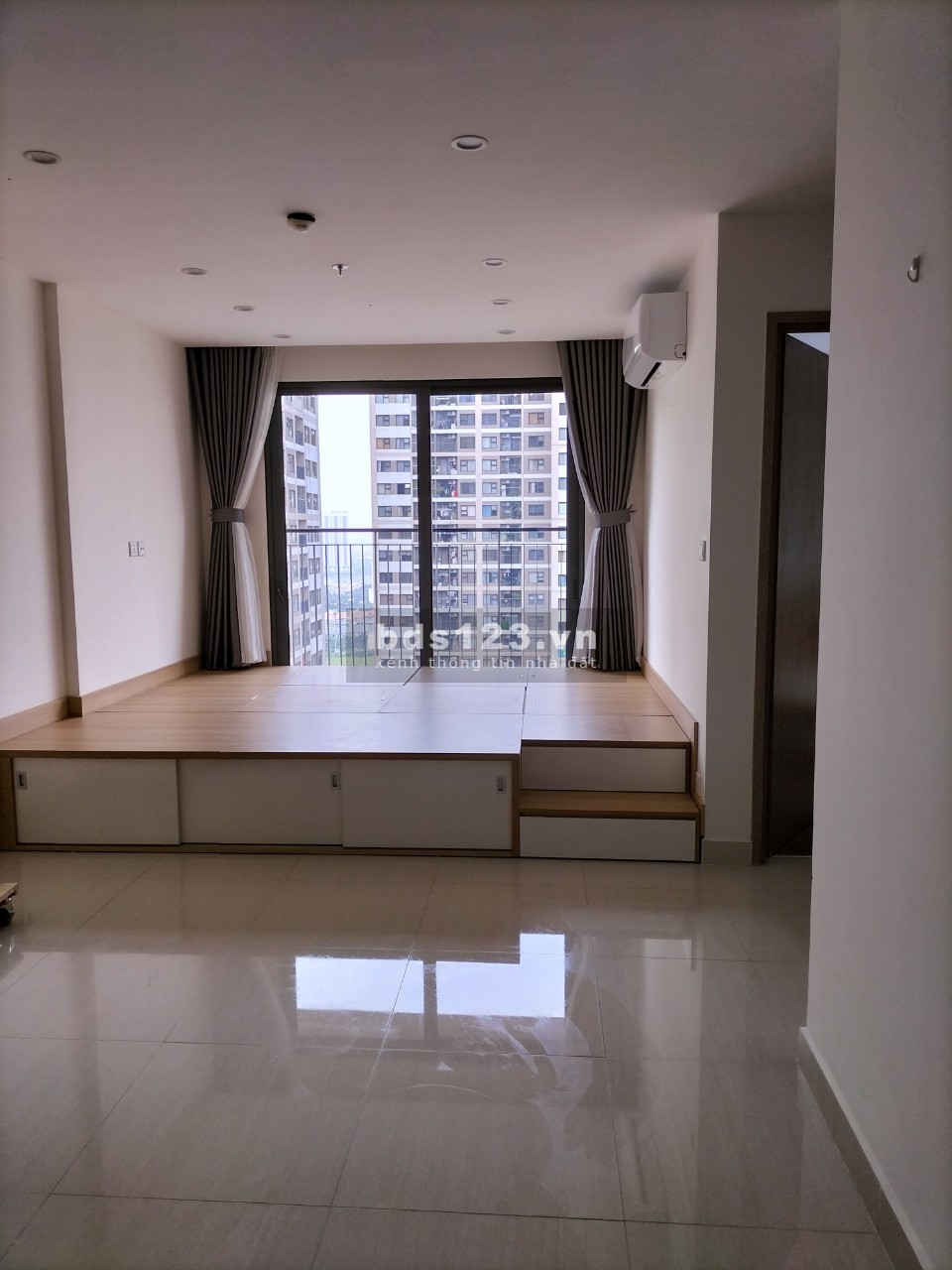 Cần cho thuê căn hộ 2PN1WC full đồ đẹp ở Vinhomes Smart City giá rẻ 8,5tr/tháng vào được luôn
