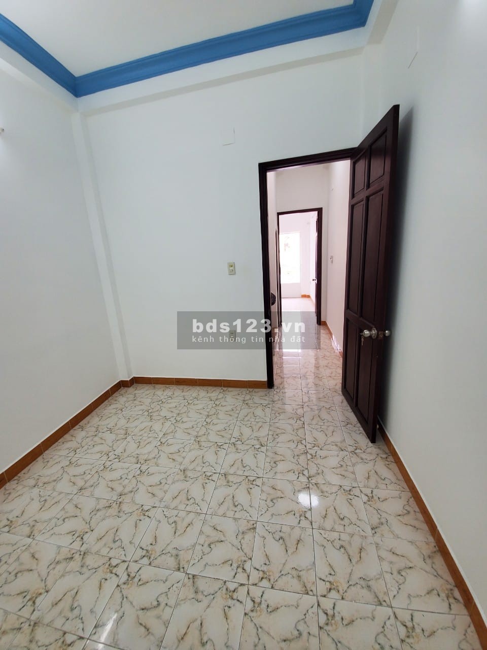 Nhà giá rẻ, hẻm thông 3 mặt tiền, Vĩnh viễn quận 10 gần chợ trường học, bệnh viện