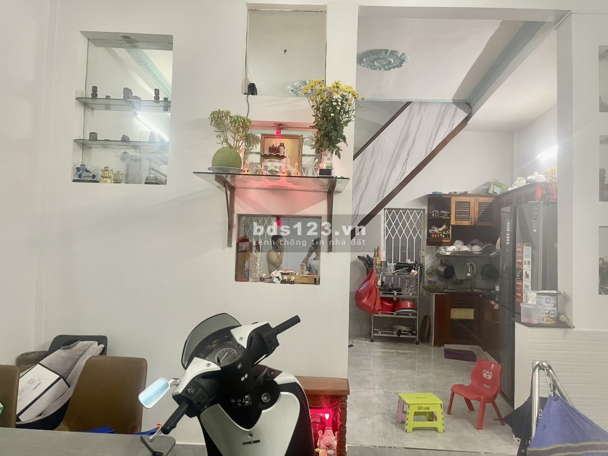 Bán nhà đường Phan Đăng Lưu, diện tích 51m2, 1 trệt 1 lầu, 2PN 2WC. Nhà gần Phan Xích Long
