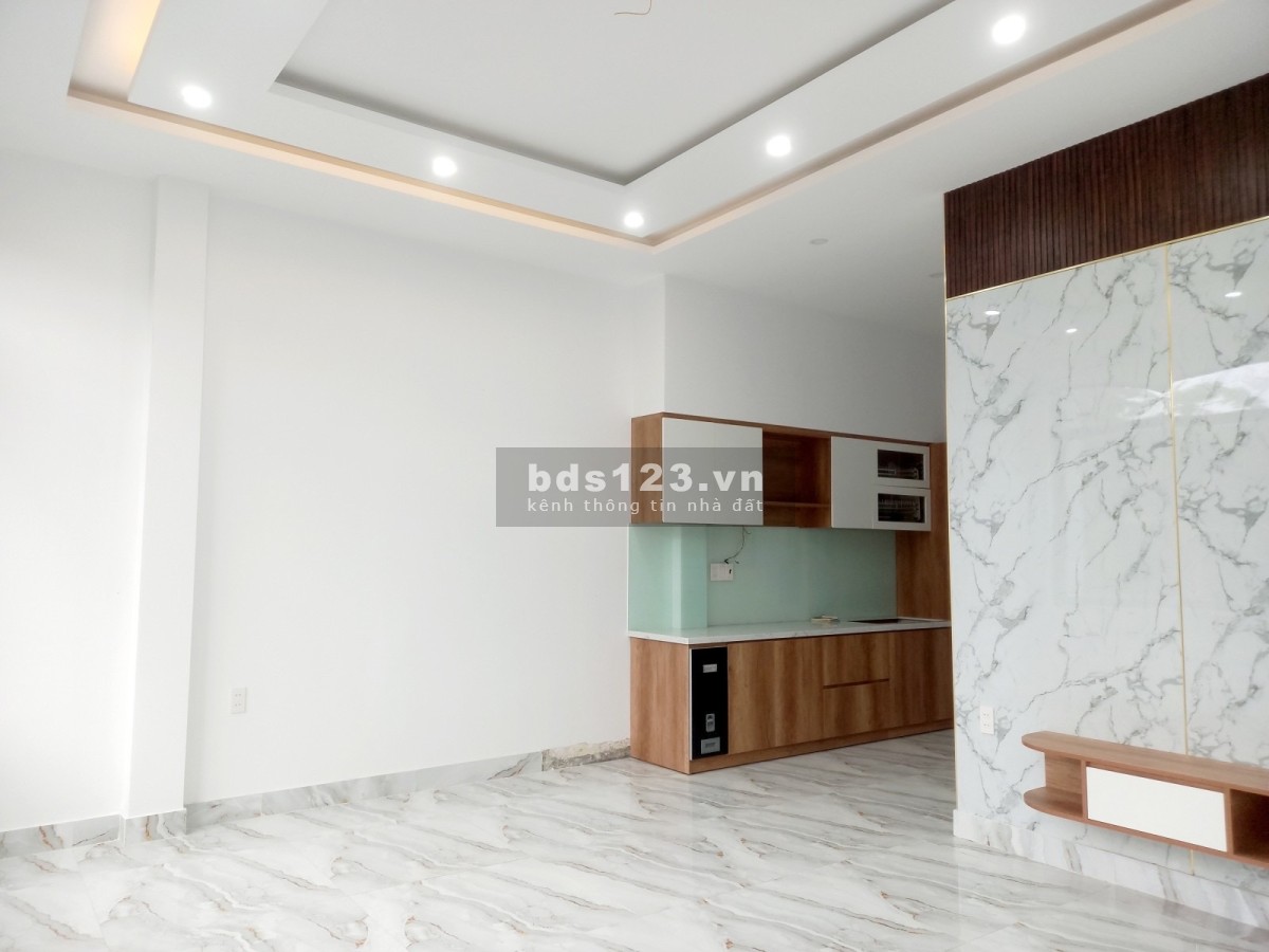 Hai tầng mới xây, 2 mặt kiệt,3xe máy,tặng nội thất cao cấp.
