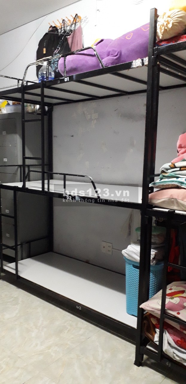 Ký túc xá , giường tầng có Máy Lạnh và toilet riêng