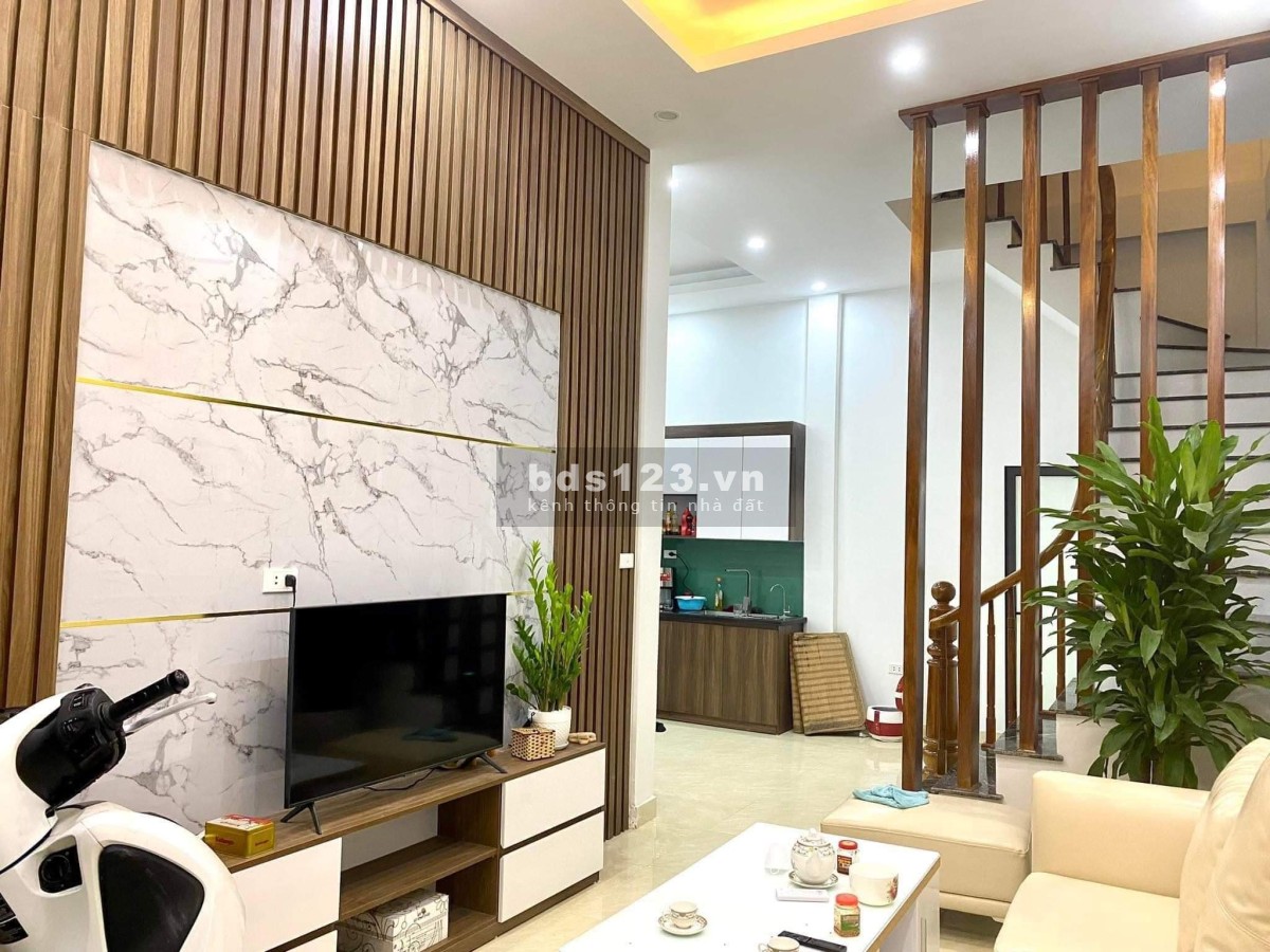 Bán nhà Xuân La khu an sinh tuyệt đẹp, ô tô đô cổng, dt 45m 4,390 tỷ