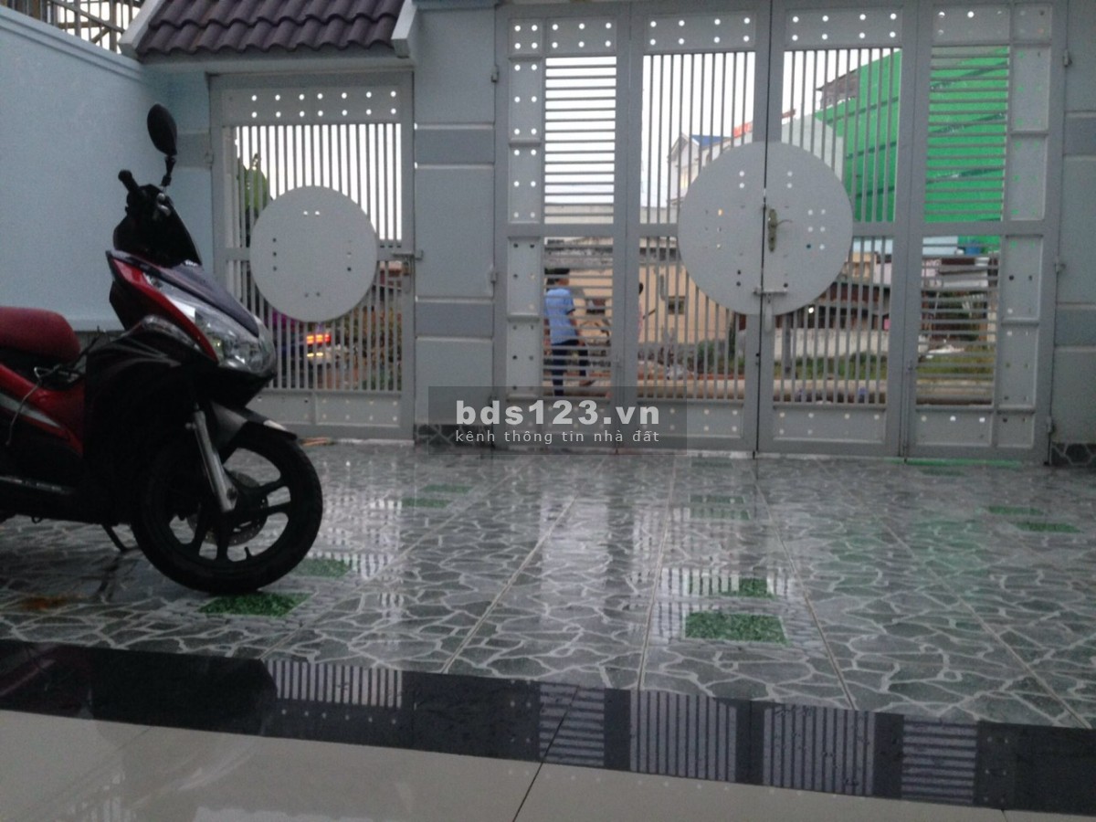 Cho thuê Nhà nguyên căn dt 6x23m DTSD (260m2)sân để ÔTÔ_Q12