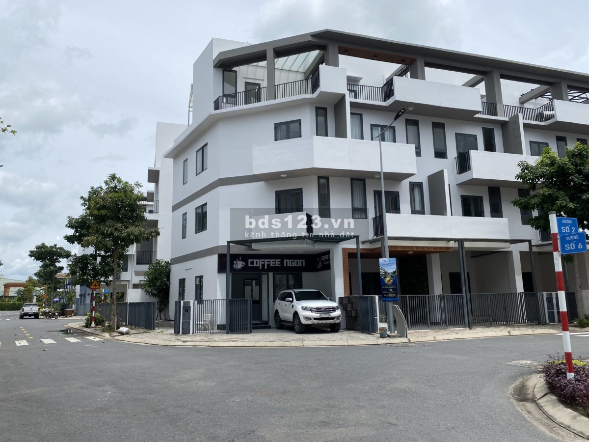 Cần chuyển nhượng lại căn nhà tại KDC cao cấp The Pearl Riverside, Bến Lức, Long An