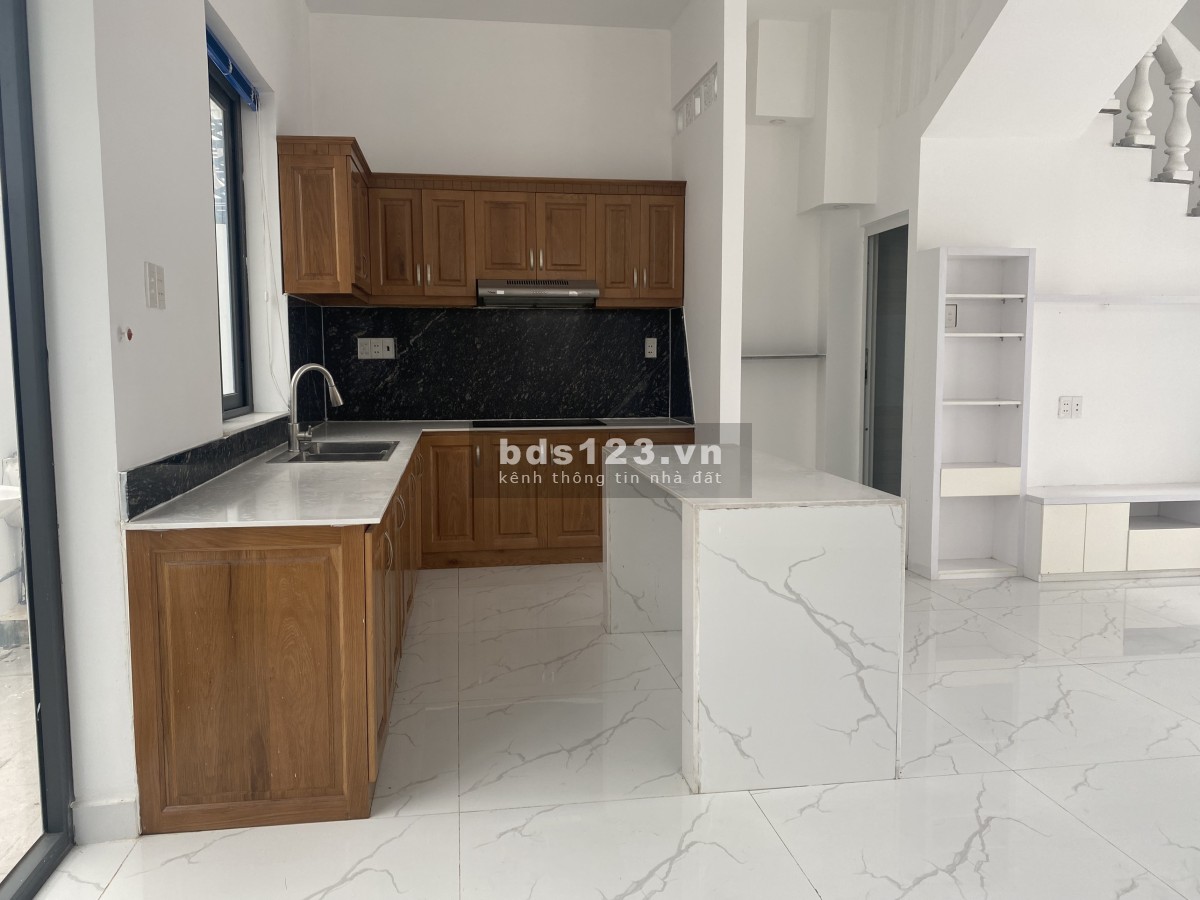 Cần chuyển nhượng lại căn nhà tại KDC cao cấp The Pearl Riverside, Bến Lức, Long An