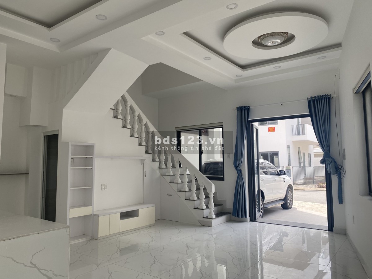 Cần chuyển nhượng lại căn nhà tại KDC cao cấp The Pearl Riverside, Bến Lức, Long An
