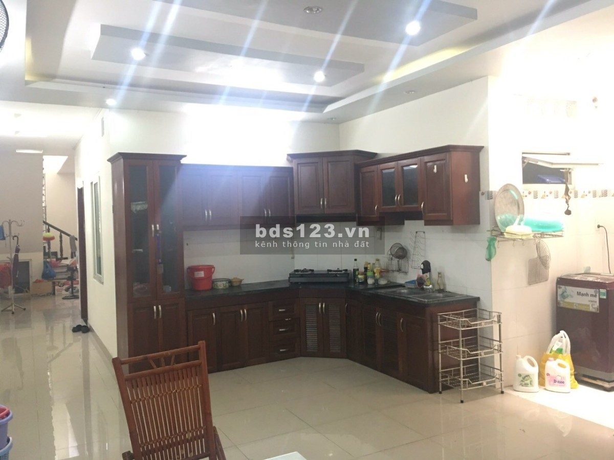 Cho thuê Nhà nguyên căn dt 6x23m DTSD (260m2)sân để ÔTÔ_Q12