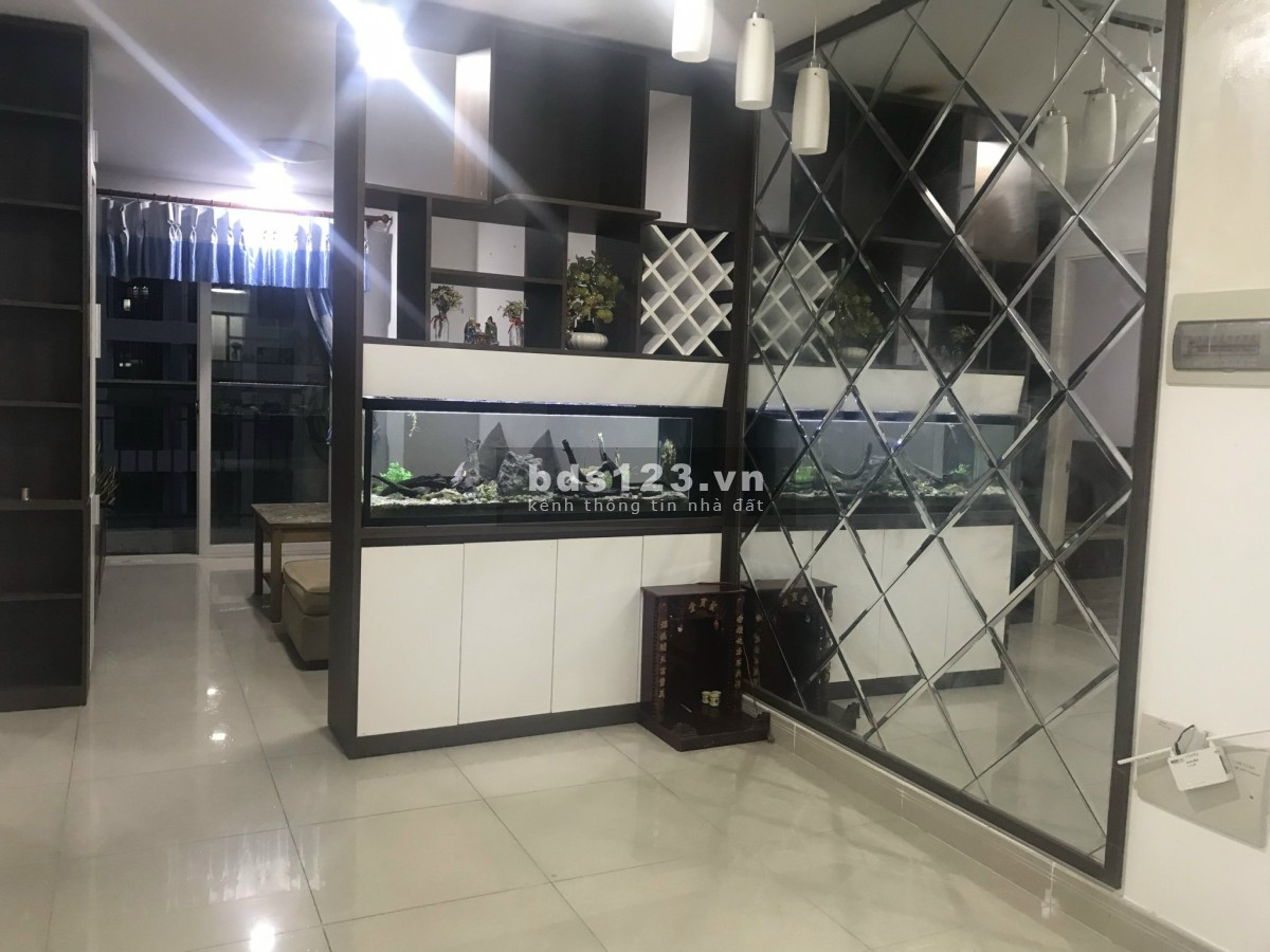 Cần bán căn hộ Vincom Dĩ An diện tích 70m2, 2 phòng ngủ, giá 1.2 tỷ