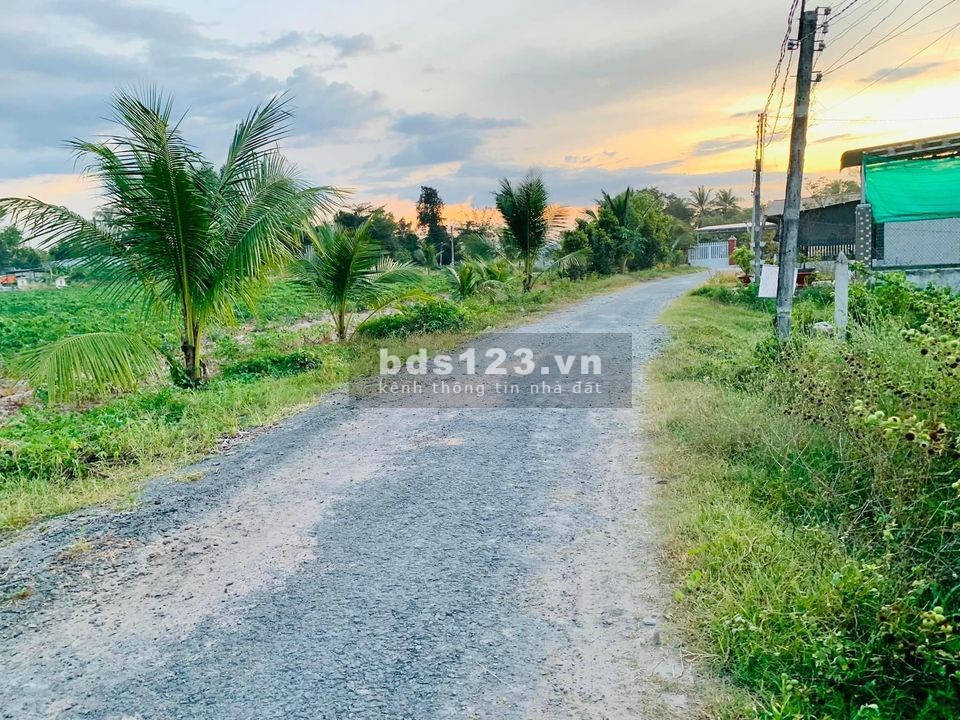 Lô đất siêu đẹp giữa lòng tp Tây Ninh, sát bên đường Quốc Lộ, giá nhỉnh 400 triệu