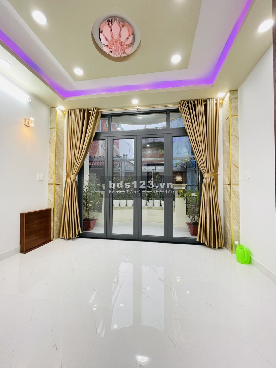 Bán nhà đẹp Phú Thọ Hoà, Tân Phú, 3 tầng, giá bán 5,5 tỷ, LH 08.777.37.357