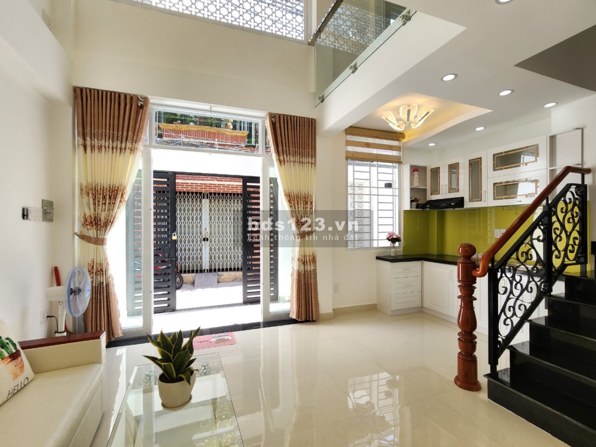 Nhà cần bán Mặt tiền Nguyễn Lâm, Phường 7, Phú Nhuận 33m2 3 lầu nhà mới