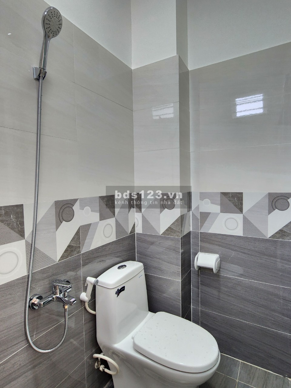 Nhà cần bán Mặt tiền Nguyễn Lâm, Phường 7, Phú Nhuận 33m2 3 lầu nhà mới