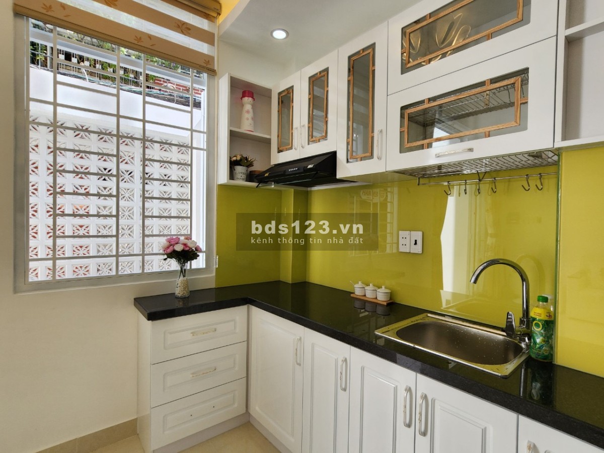Nhà cần bán Mặt tiền Nguyễn Lâm, Phường 7, Phú Nhuận 33m2 3 lầu nhà mới