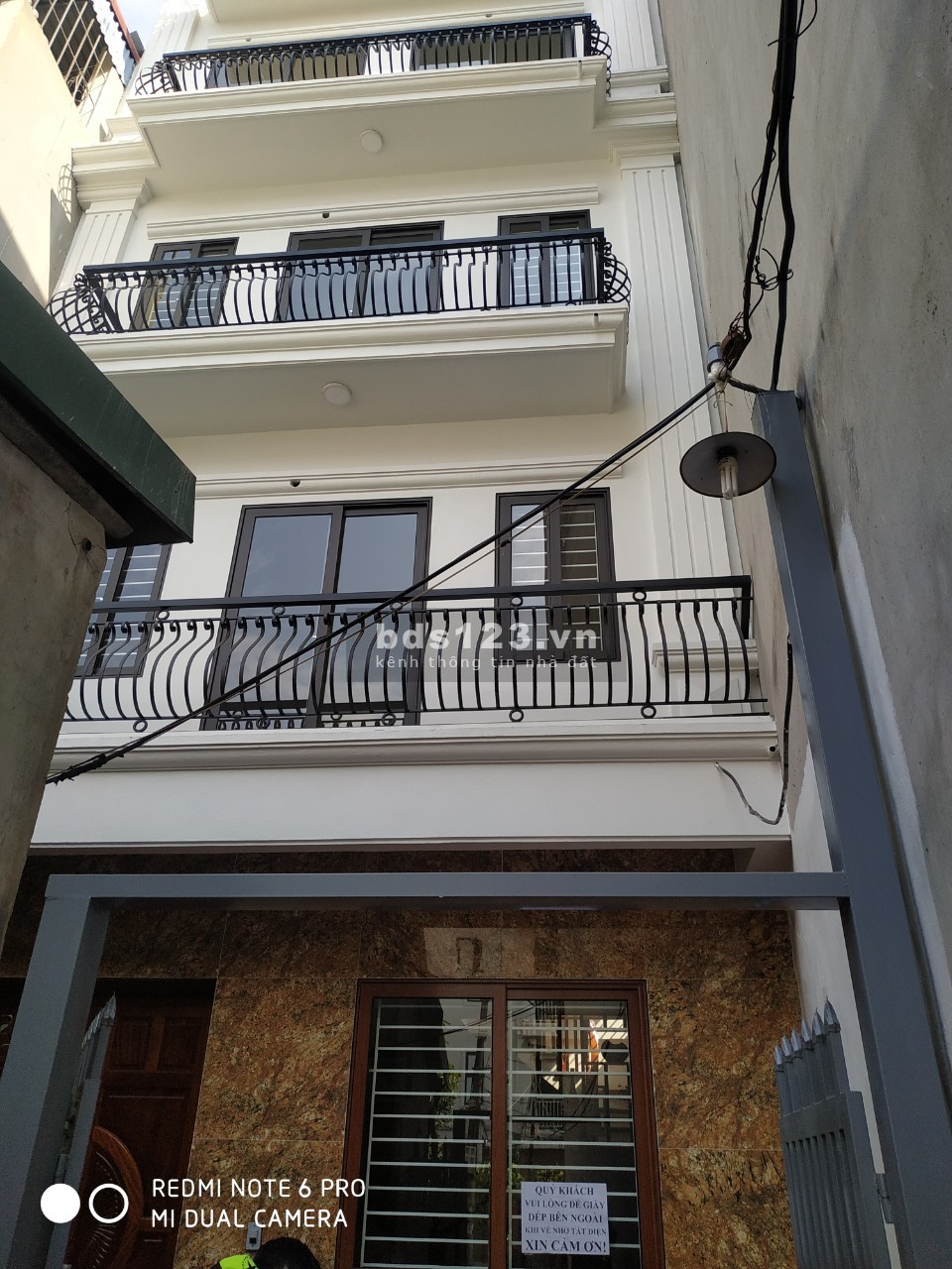 Tuyển Pháp thua tha Bán nhà Cổ Nhuế 5 T - MT 5,5m, giá 4 Tỷ.