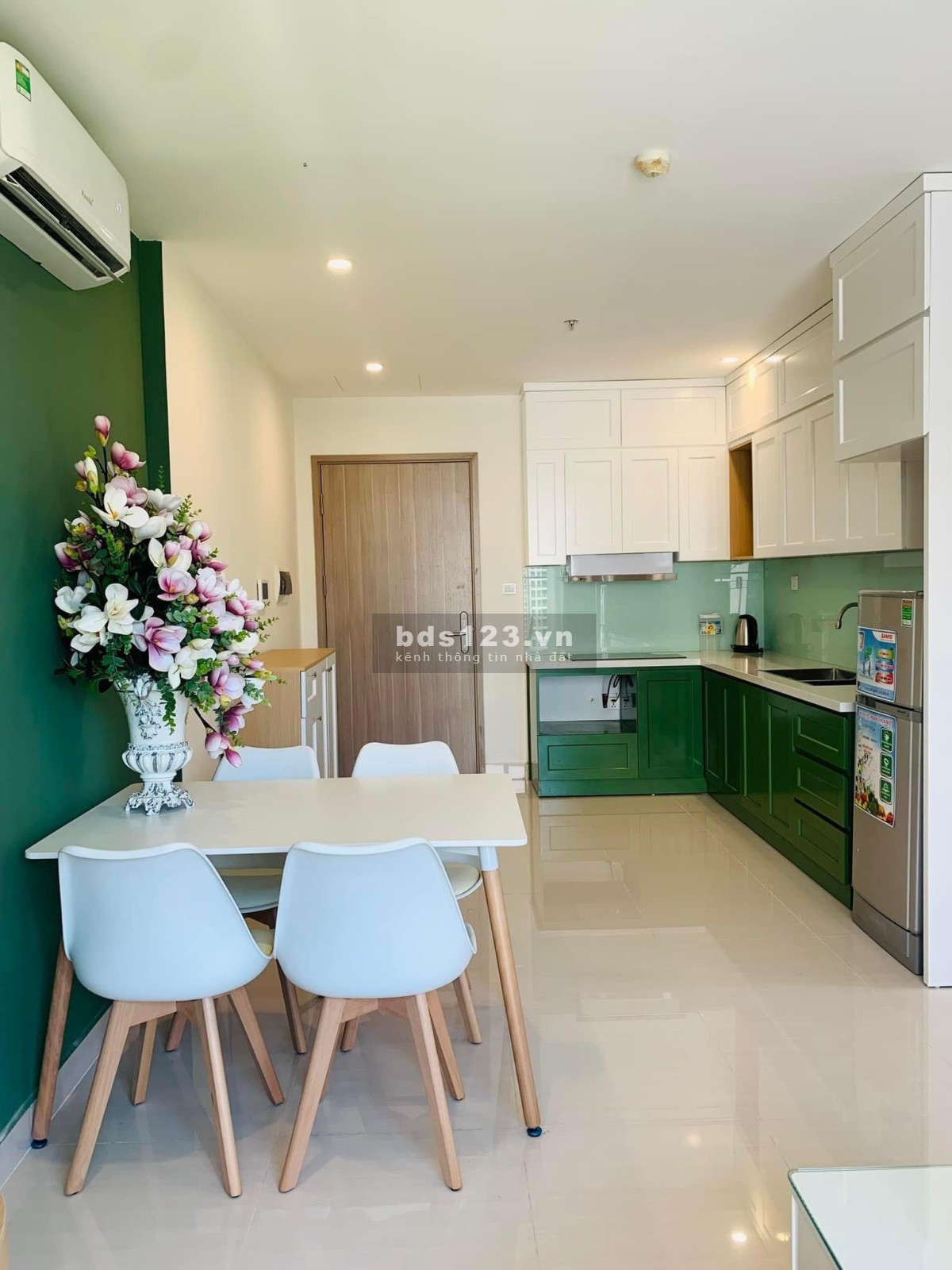 Cần tiền bán gấp căn 2N 1VS tầng trung, full nội thất hiện đại chỉ 1.59 tỷ 0965 479 380