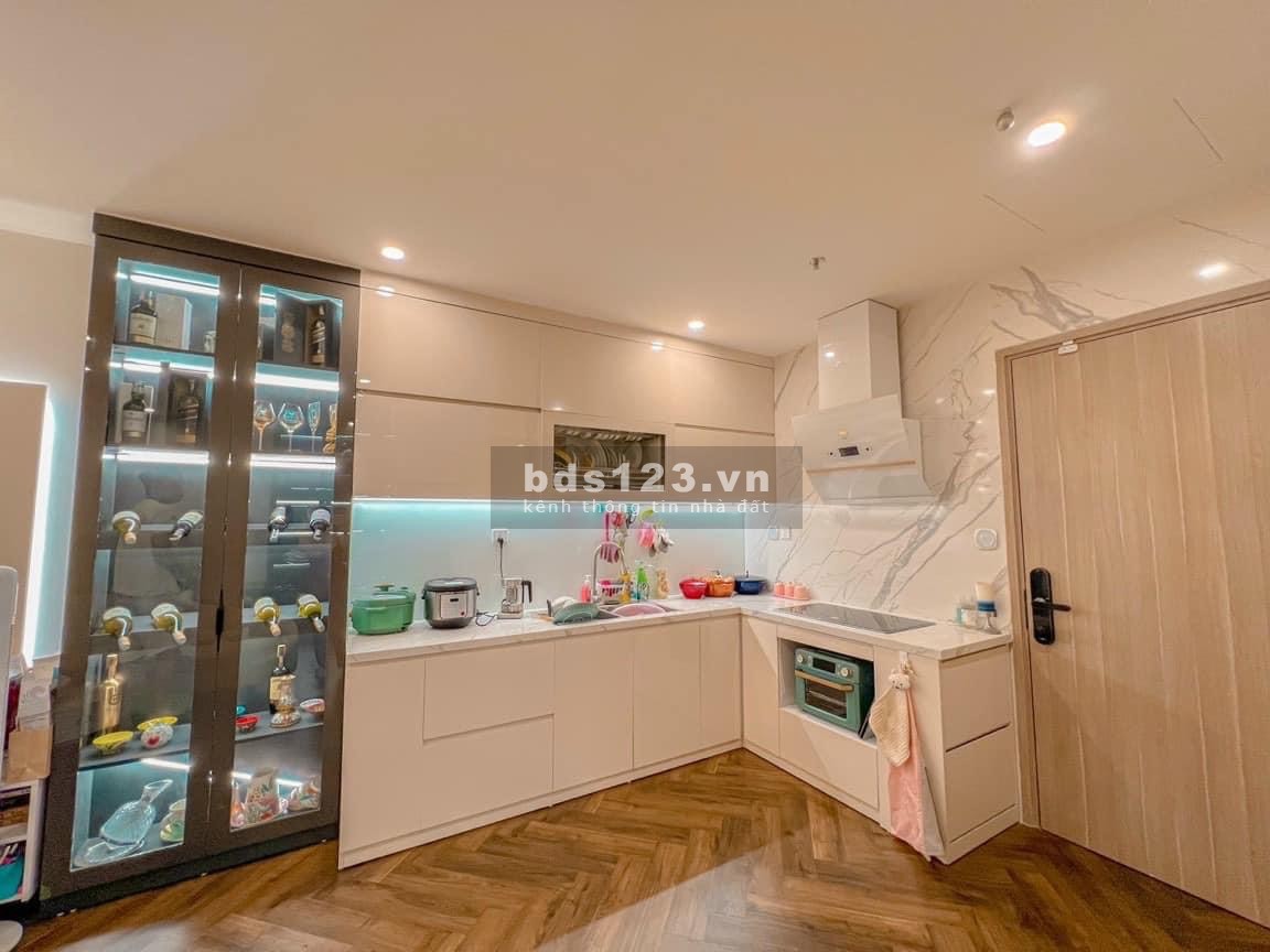 Siêu phẩm căn studio FULL ĐỦ ĐỒ TỪ A/Z view thoáng Hoa Hậu chỉ còn 890TR Vinhomes LH: 0987.767.788