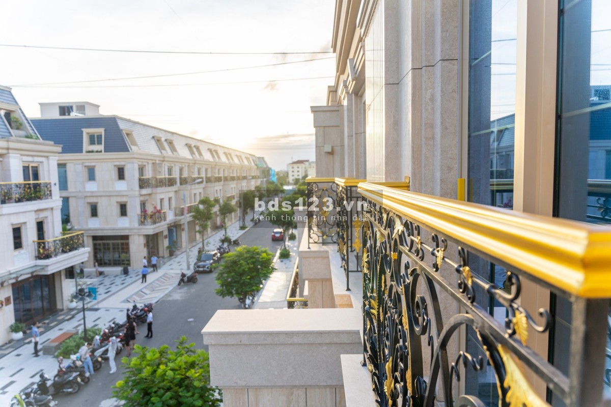 Regal Pavillon siêu phẩm nhà phố thương mại, giá tốt, tiện ích đủ