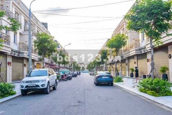 Regal Pavillon siêu phẩm nhà phố thương mại, giá tốt, tiện ích đủ