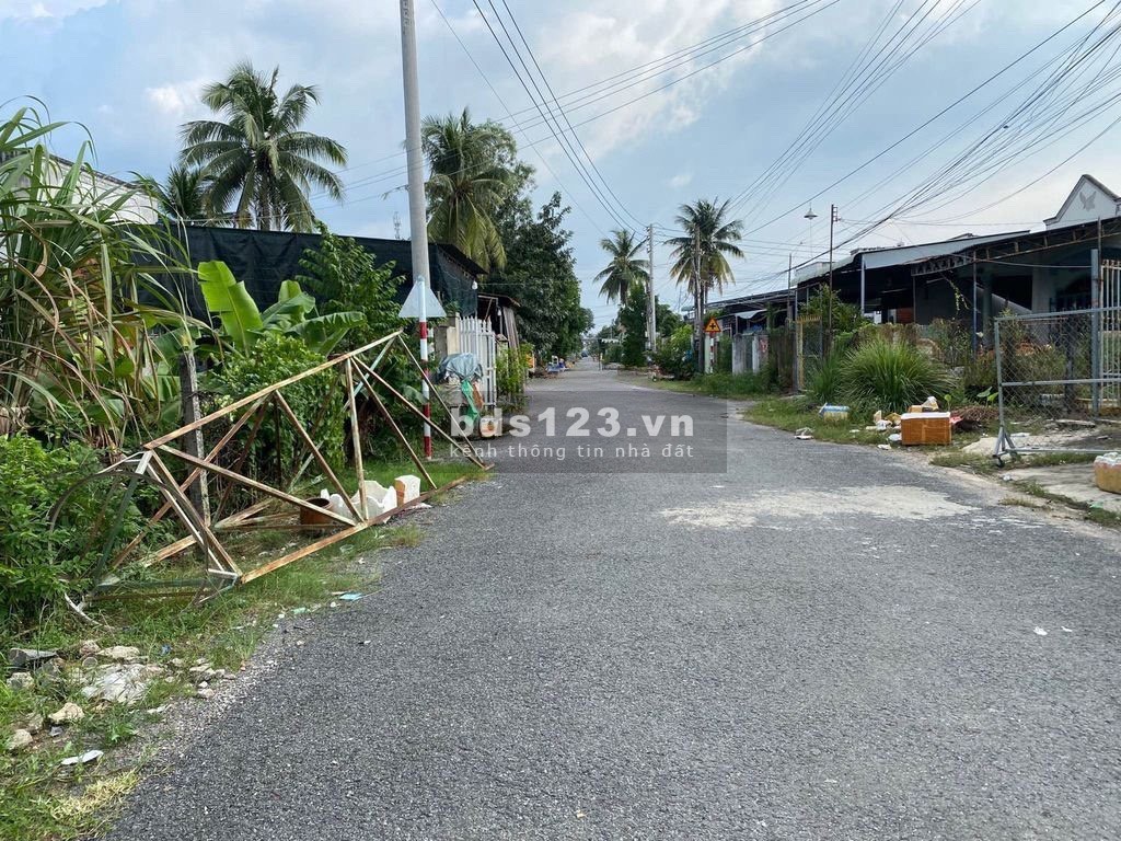 Bán lô đất 2 mặt tiền Tây Ninh, chợ, trường học vây quanh giá tốt