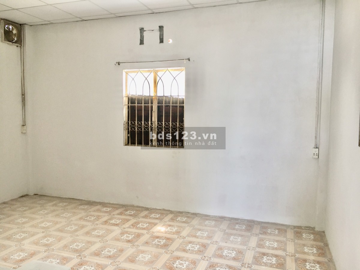 Cho thuê NHÀ gần Big C Dĩ An, 5TR CỌC 1 THÁNG , 2pn-1wc