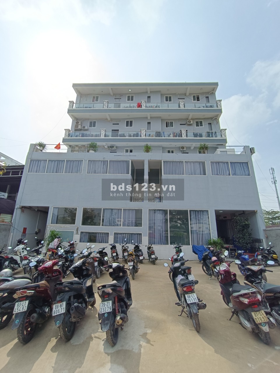 Cho thuê phòng Duplex không giới hạn người, xe, P13, Bình Thạnh
