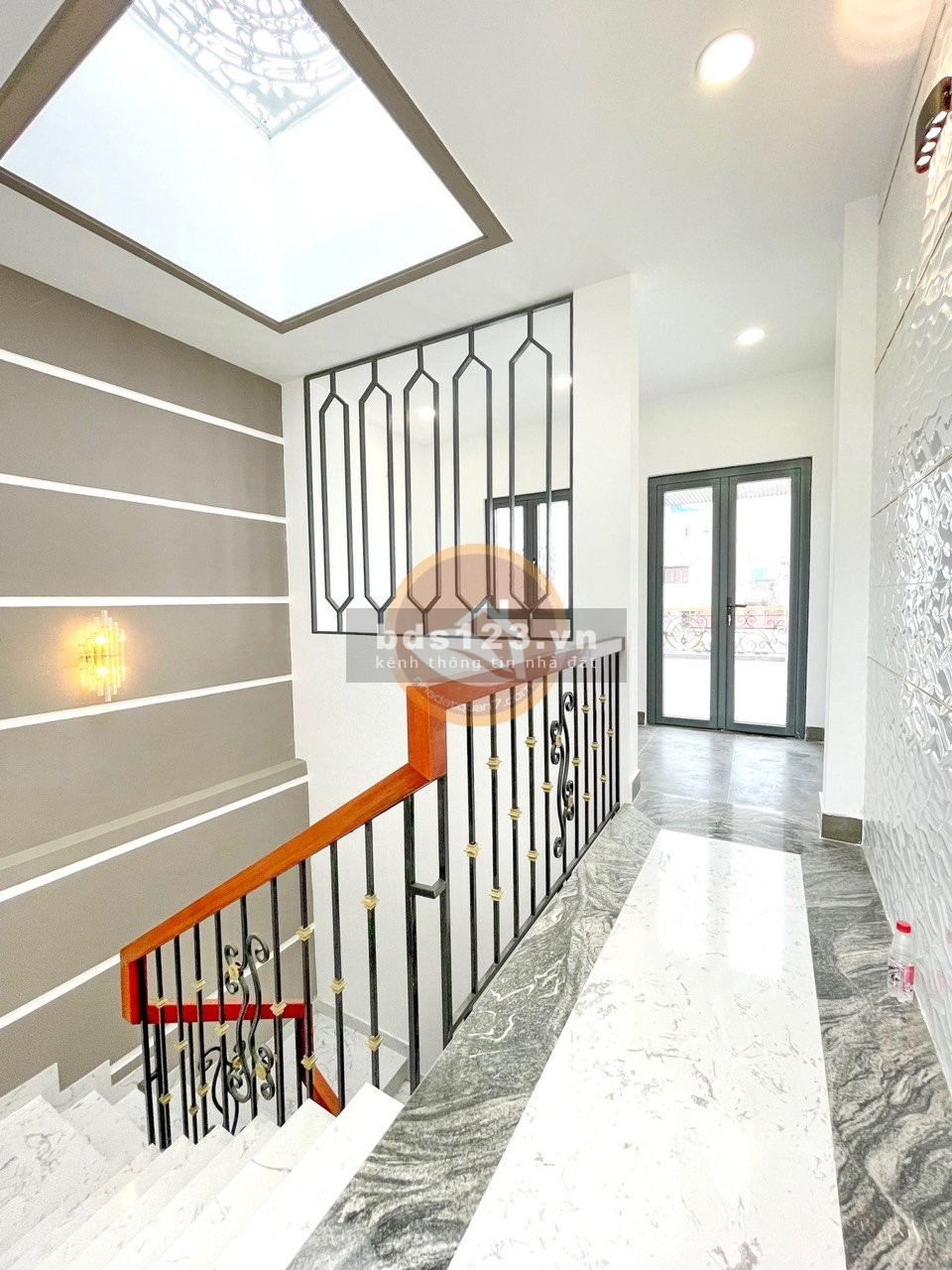 Bán nhà đẹp mới hoàn thiện hẻm xe hơi đường số, phường Tân Kiểng, Quận 7