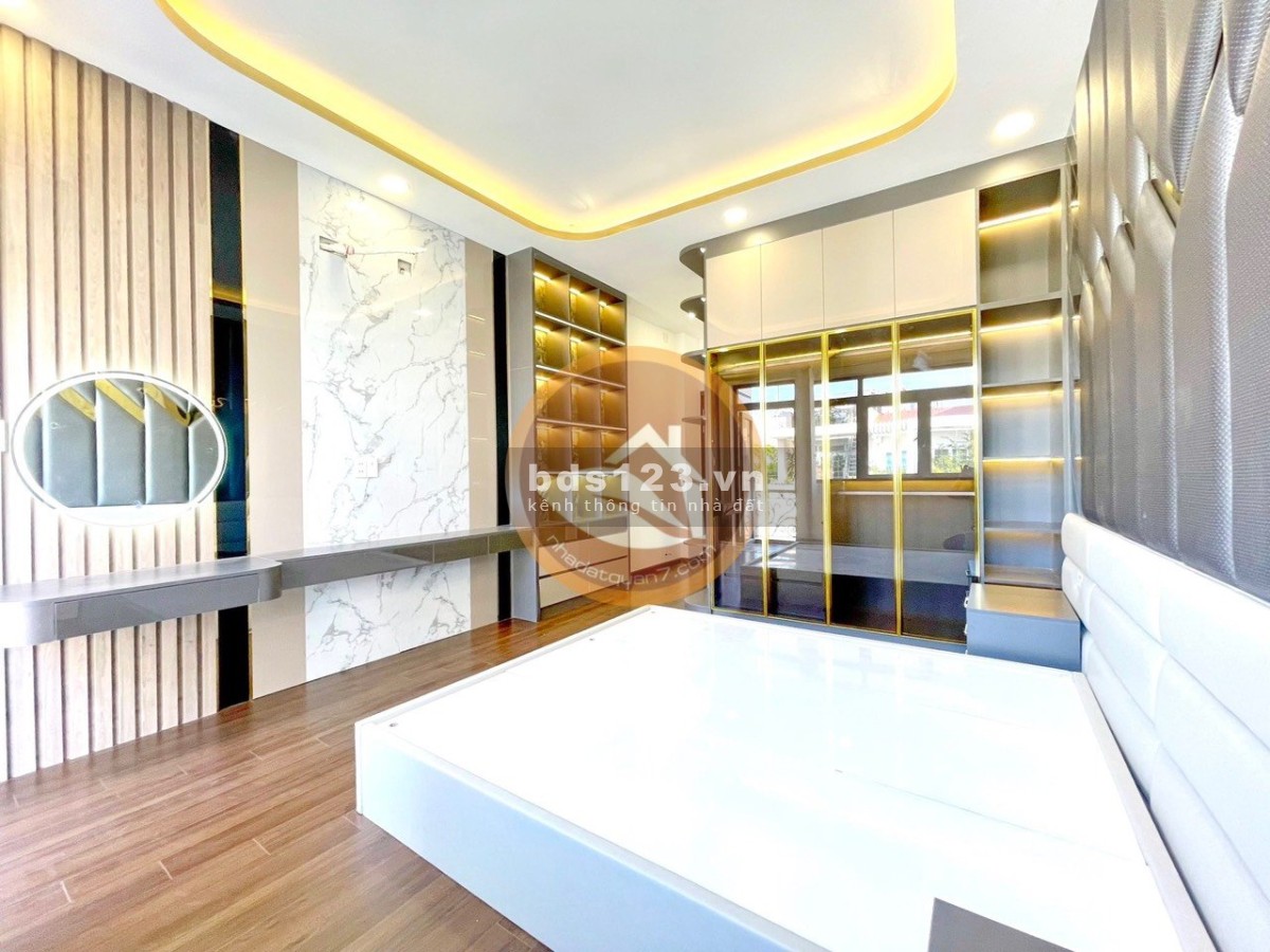 Bán nhà đẹp mới hoàn thiện hẻm xe hơi đường số, phường Tân Kiểng, Quận 7