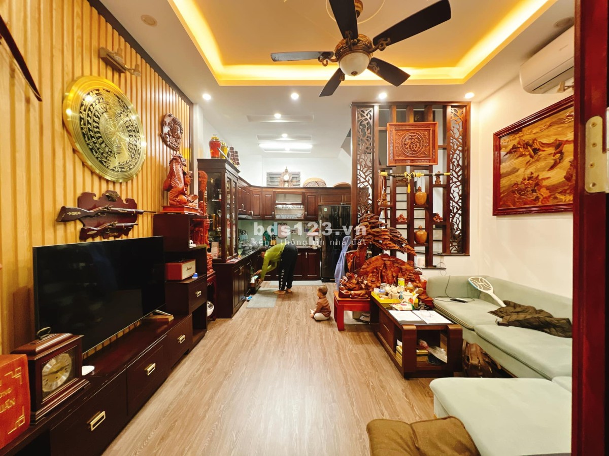 Nhà siêu đẹp 40m mặt phố hồ Trí Đức, ô tô tránh đỗ đậu, nội thất xịn xò tiện ích vô vàn