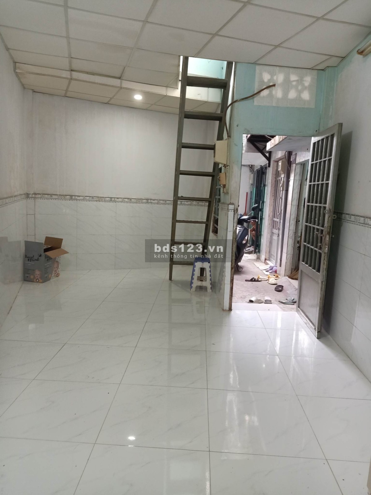 Nhà nguyên căn Dương Quảng Hàm, 1 trệt 1 lửng , có ban công – ưu đãi cho sinh viên