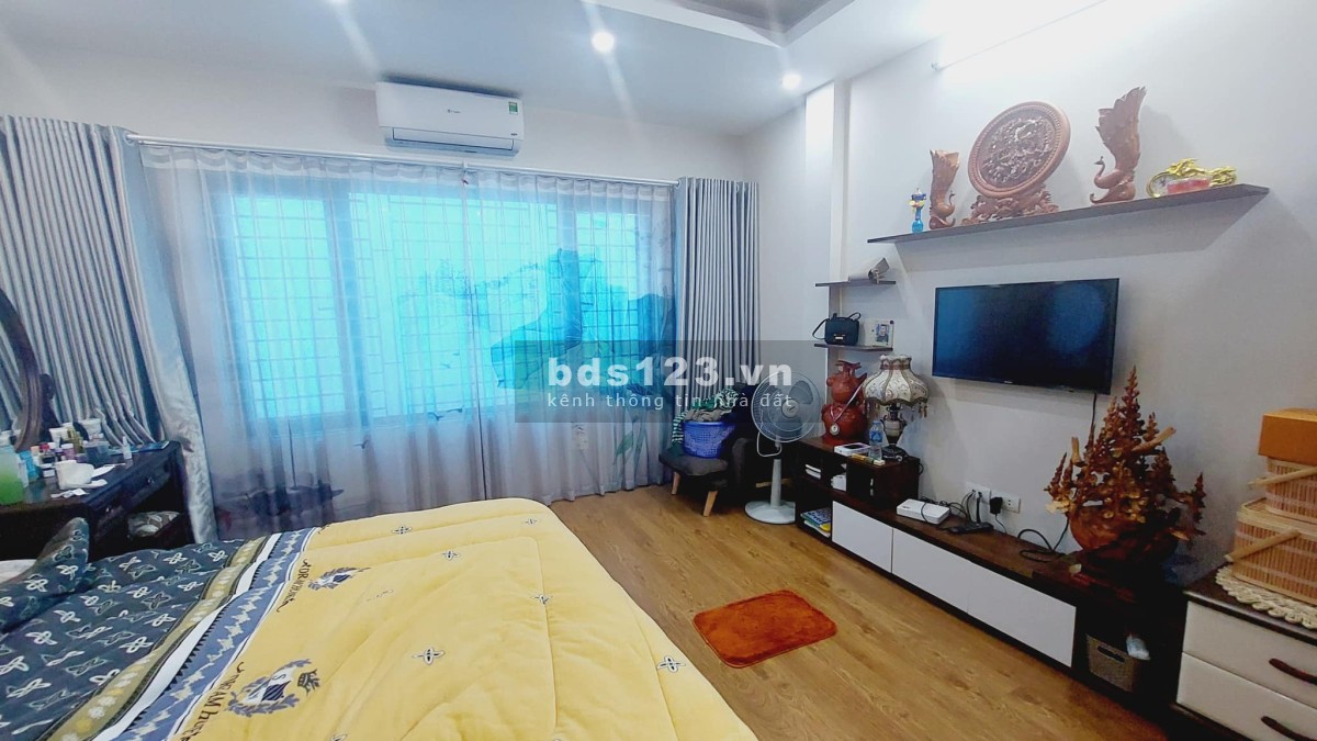 Nhà siêu đẹp 40m mặt phố hồ Trí Đức, ô tô tránh đỗ đậu, nội thất xịn xò tiện ích vô vàn
