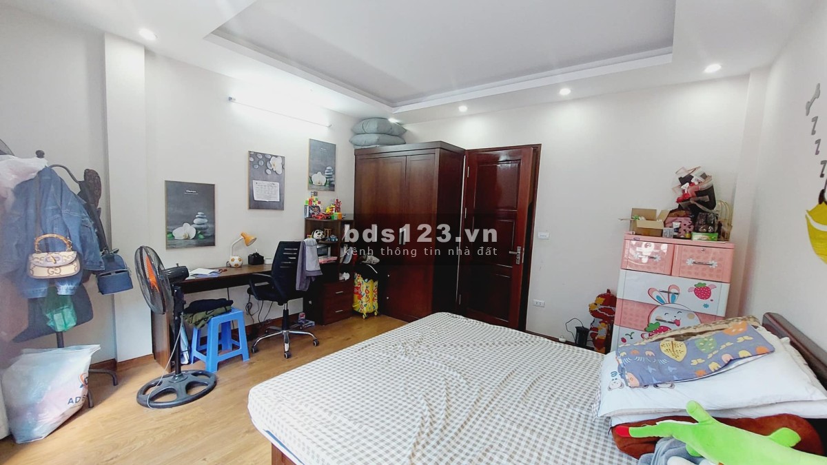 Nhà siêu đẹp 40m mặt phố hồ Trí Đức, ô tô tránh đỗ đậu, nội thất xịn xò tiện ích vô vàn