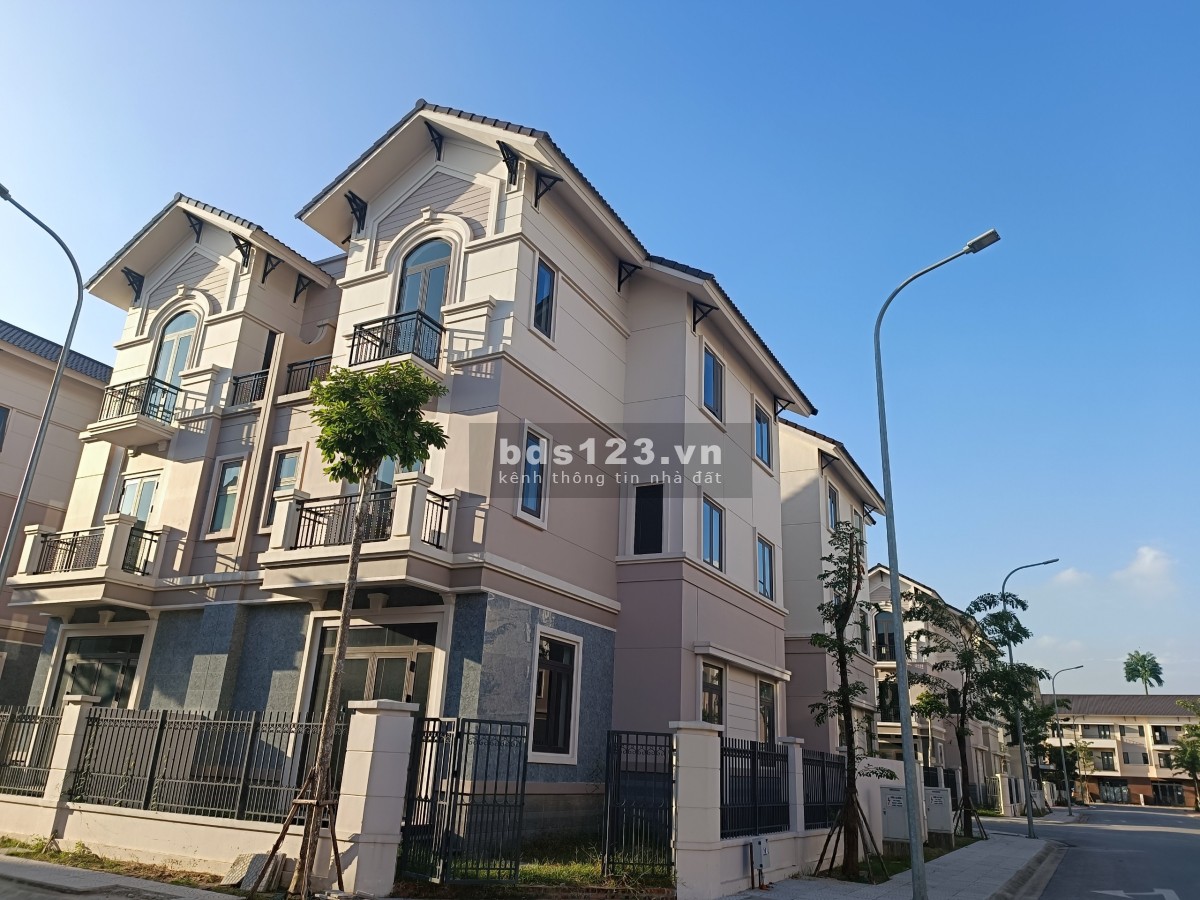 Bán gấp căn biệt thự 135m2 Centa City giá rẻ hơn thị trường 500tr.